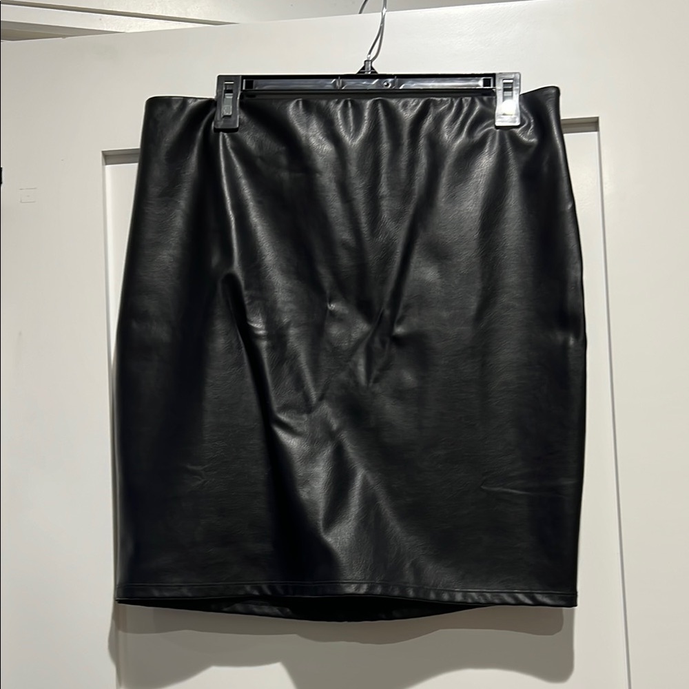 Hatch Vegan Leather Skirt size L